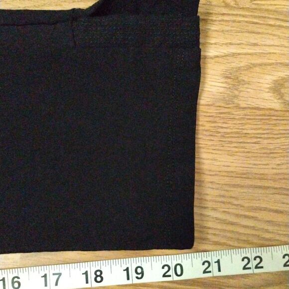 Ellen Tracy Black Capri Pants size Meduim Slit Hem Inseam 20.5 inches - Picture 7 of 16